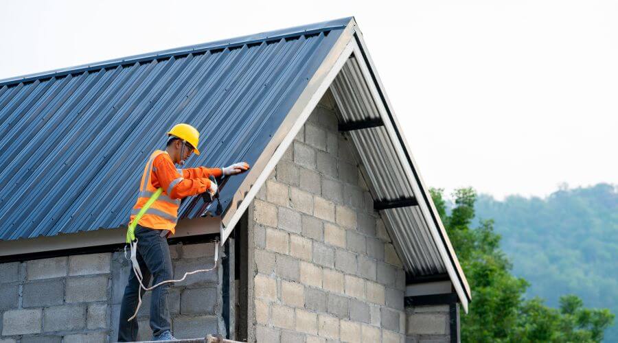 Professional gutter cleaning in Wallisville, TX